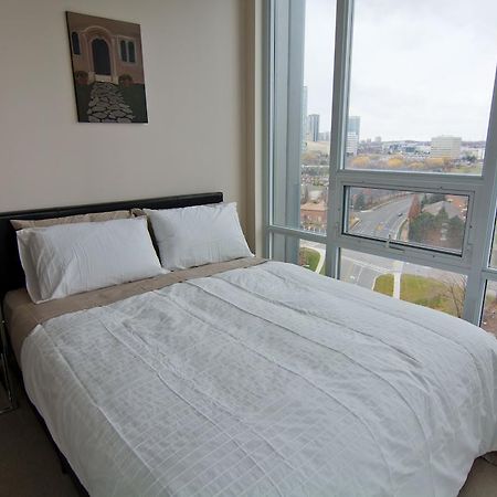 Maplewood Furnished Suites Місісаґа Екстер'єр фото