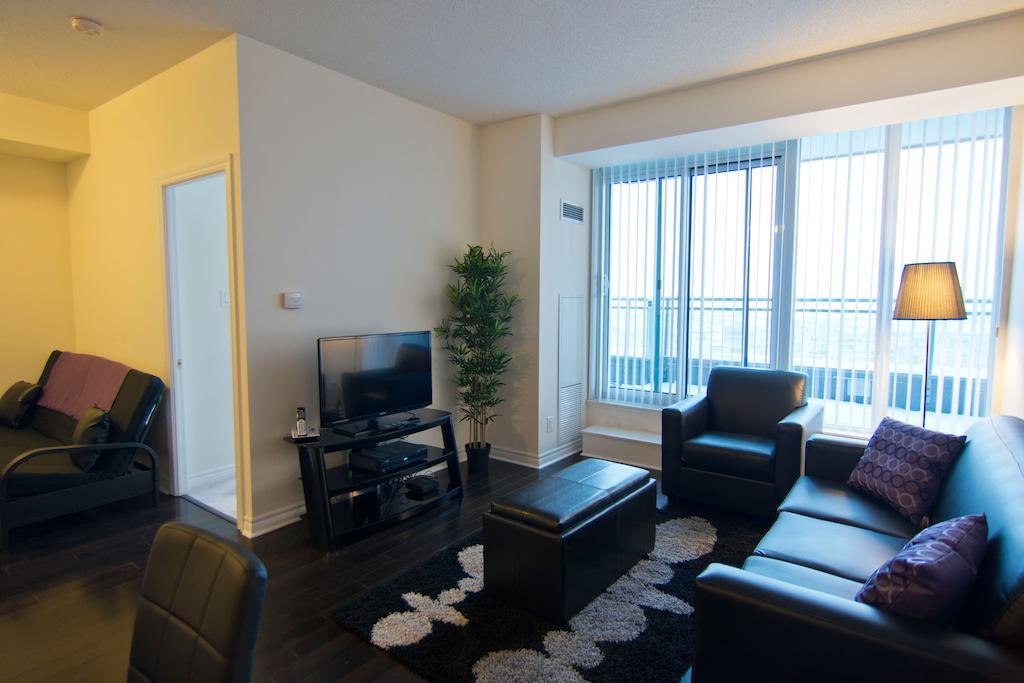 Maplewood Furnished Suites Місісаґа Екстер'єр фото