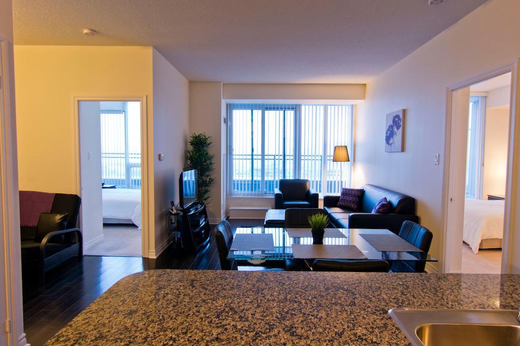 Maplewood Furnished Suites Місісаґа Екстер'єр фото