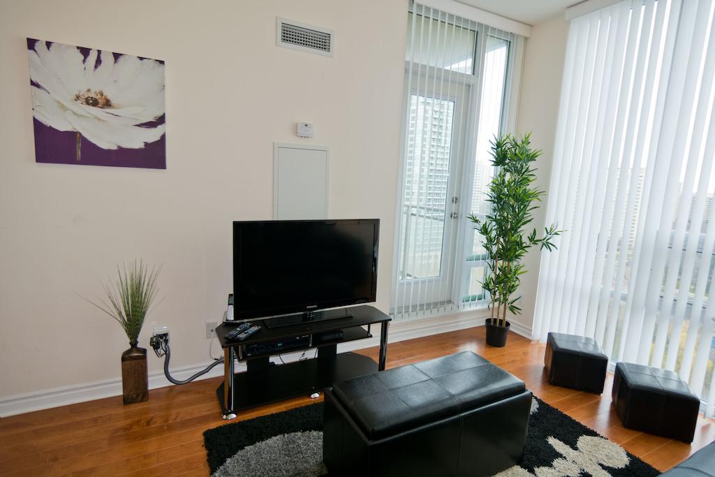 Maplewood Furnished Suites Місісаґа Екстер'єр фото