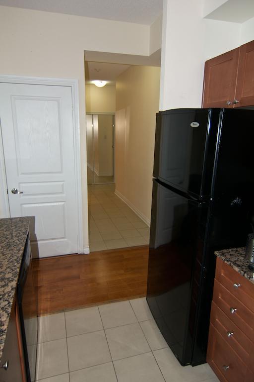 Maplewood Furnished Suites Місісаґа Екстер'єр фото