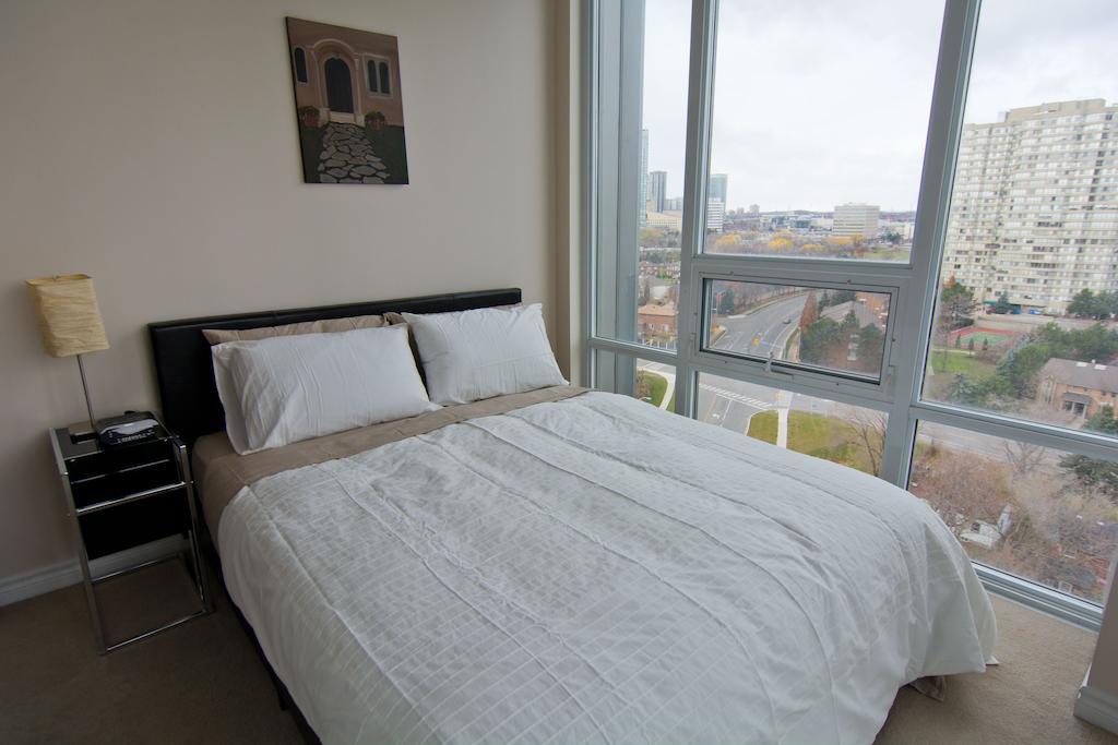 Maplewood Furnished Suites Місісаґа Екстер'єр фото