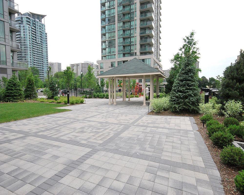 Maplewood Furnished Suites Місісаґа Екстер'єр фото