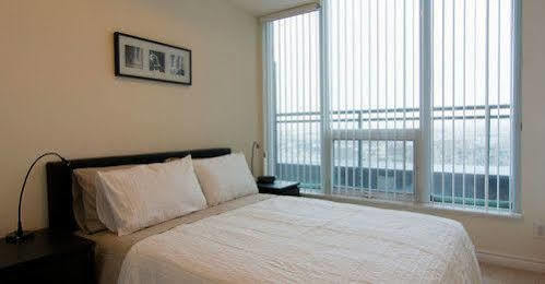 Maplewood Furnished Suites Місісаґа Екстер'єр фото